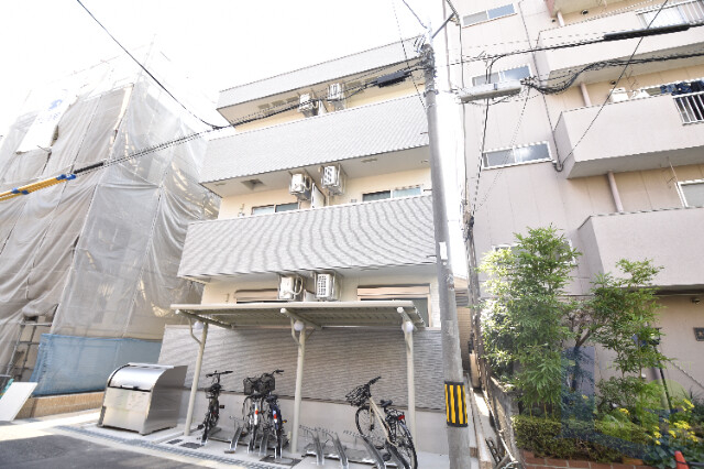大阪市東淀川区下新庄１丁目の賃貸アパートの外観