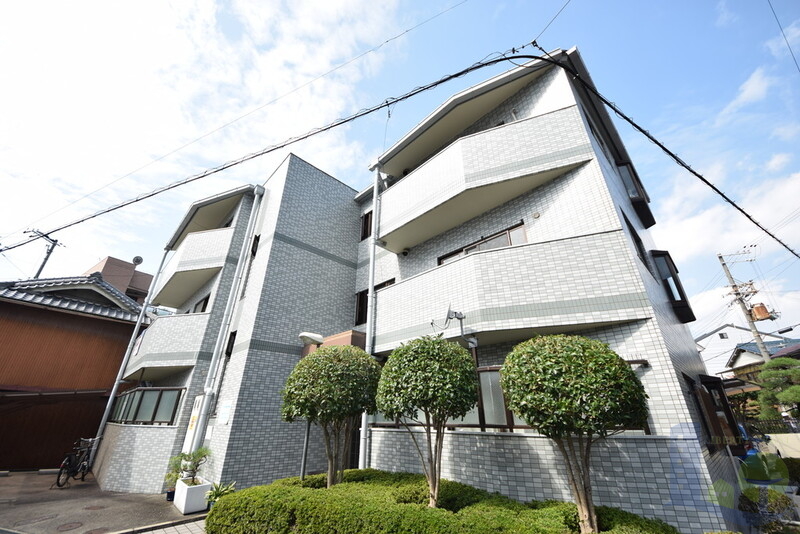 大阪市東淀川区上新庄３丁目の賃貸マンションの外観