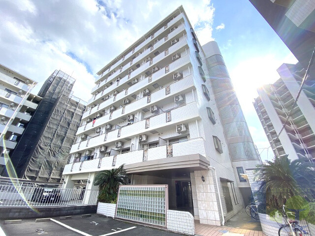 大阪市東淀川区上新庄３丁目の賃貸マンションの外観