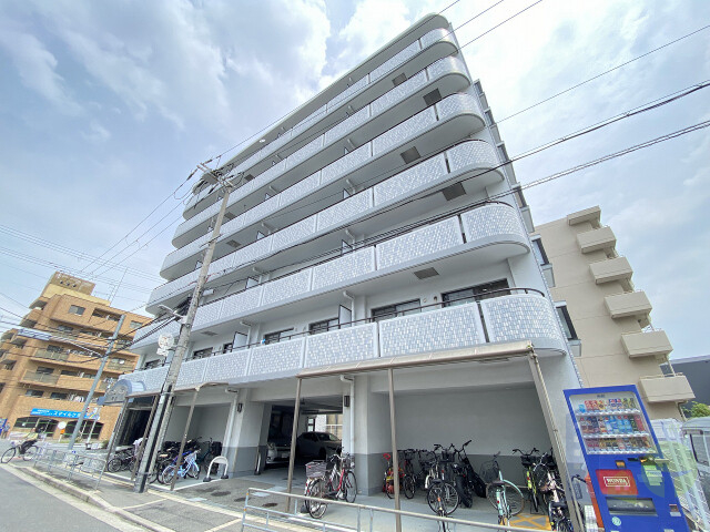大阪市東淀川区菅原２丁目の賃貸マンションの外観