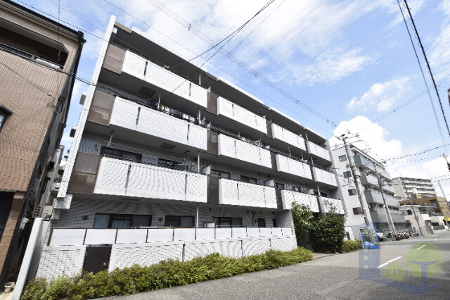 大阪市東淀川区小松５丁目の賃貸マンションの外観