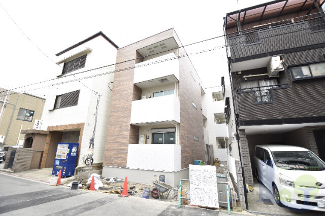 大阪市東淀川区小松１丁目の賃貸アパートの外観