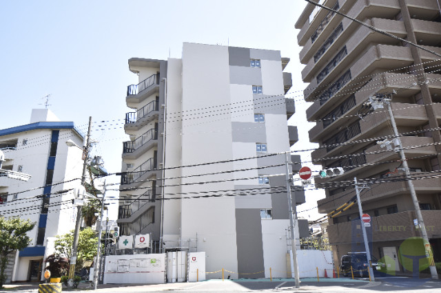 大阪市東淀川区上新庄２丁目の賃貸マンションの外観