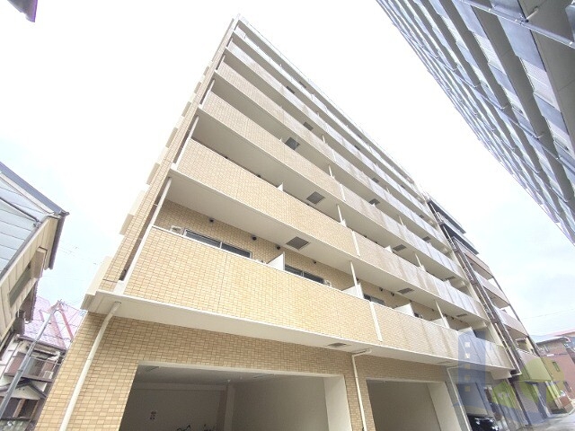 大阪市東淀川区西淡路４丁目の賃貸マンションの外観