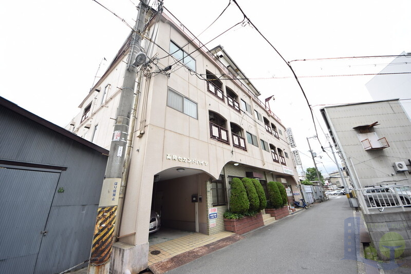 大阪市東淀川区下新庄５丁目の賃貸マンションの外観