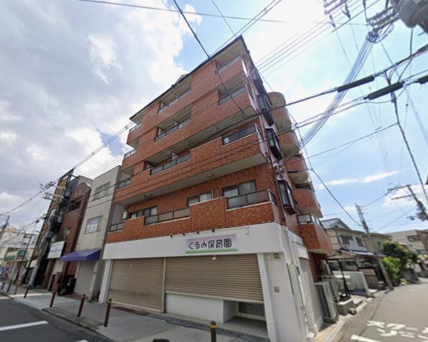 平ハツマンションの外観