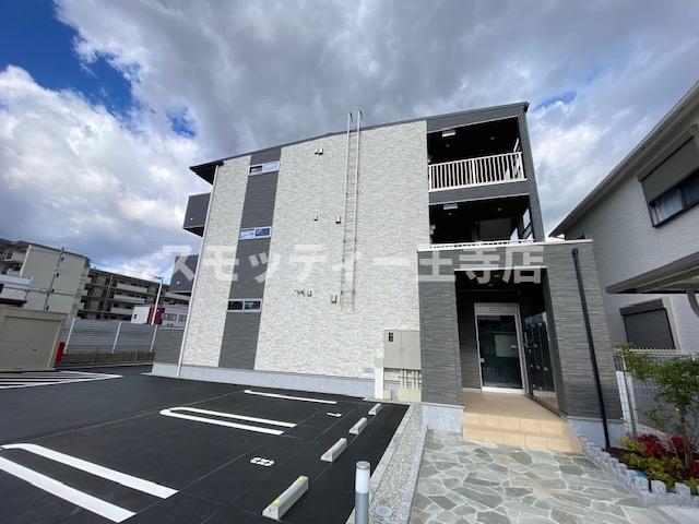 ハルズ　ＨＩＮＯＤＥの外観