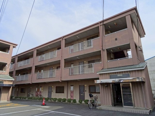 アヴィロード香芝B棟の外観