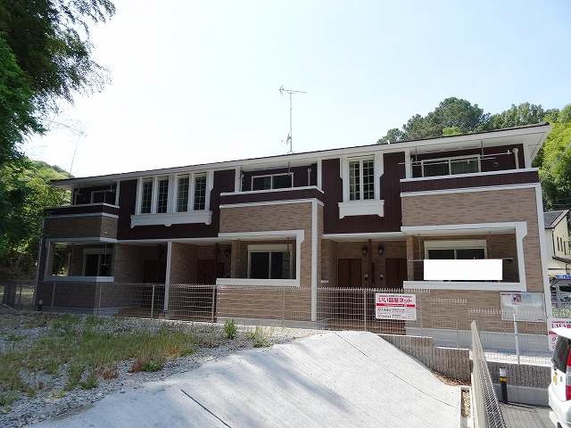 レイクサイドヴィラ王寺の外観