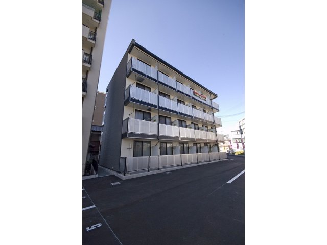 レオパレスヴィルヌーブ大和王寺の外観