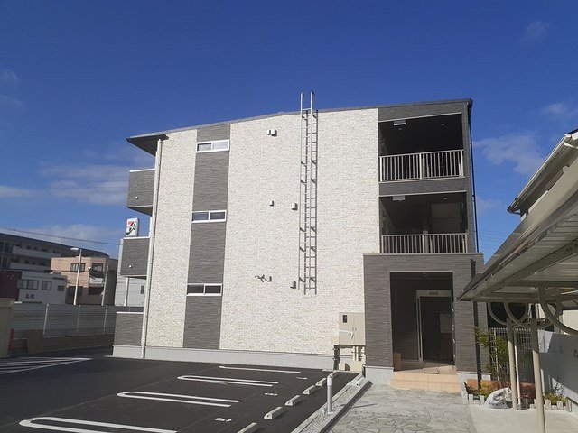 ハルズ　ＨＩＮＯＤＥの外観