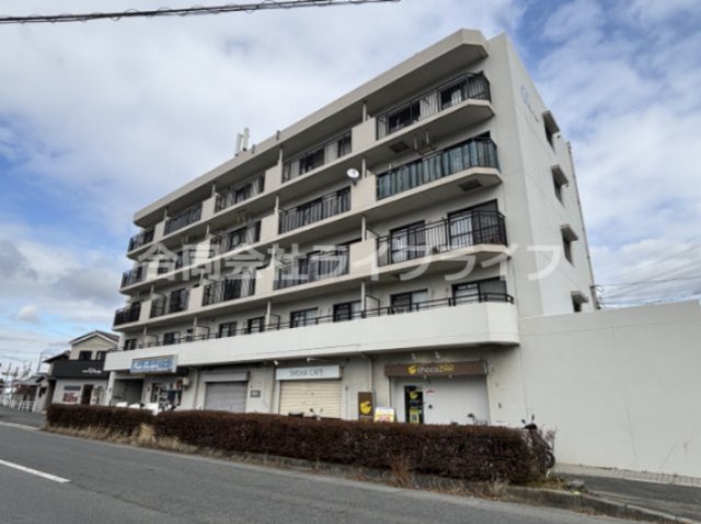 アルファプレイスの外観