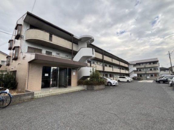 メゾン東中の外観