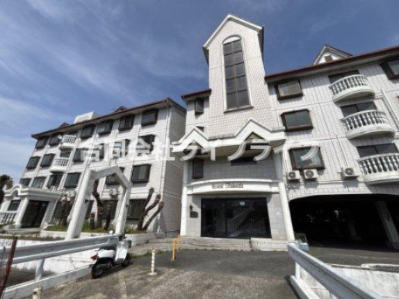 ロイヤル高田の外観