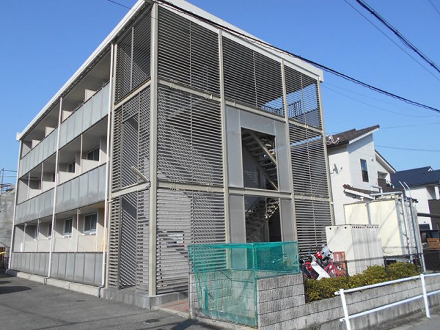 レオパレス緑の香芝の外観
