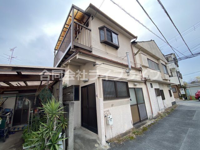 大和高田市中三倉堂2丁目戸建の外観