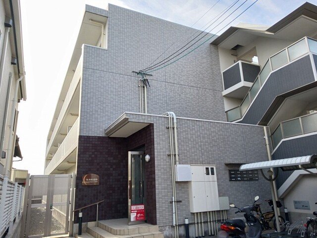 クレメント五位堂の外観