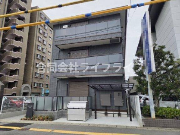 RETORIA瓦口CRESTの外観