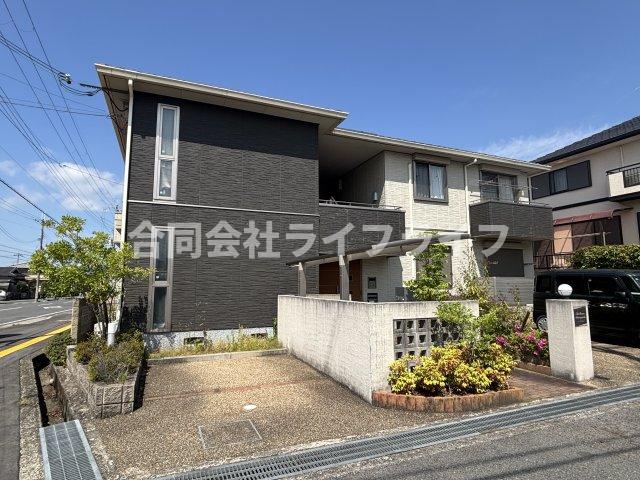 シャーメゾン桜ヶ丘の外観