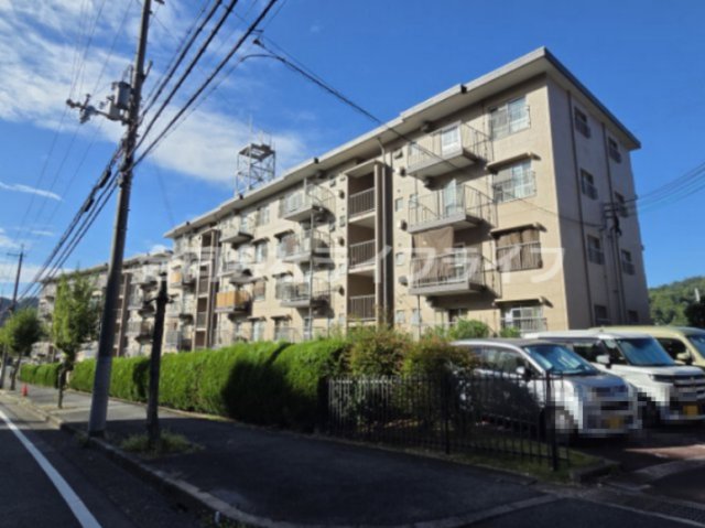 南信貴山ハイツの外観
