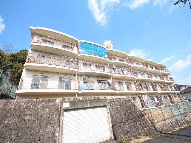 生駒郡三郷町立野南３丁目の賃貸マンションの外観