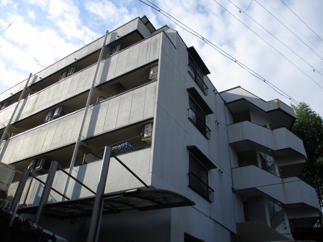 エスポワール信貴の外観