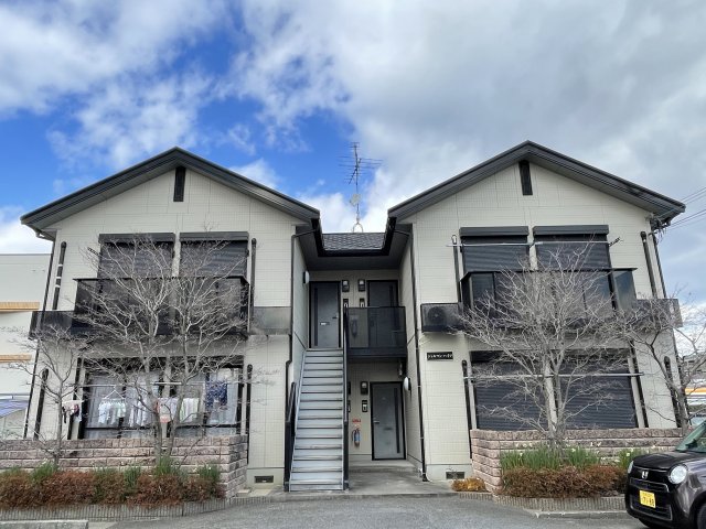 シャルマンハイツの外観