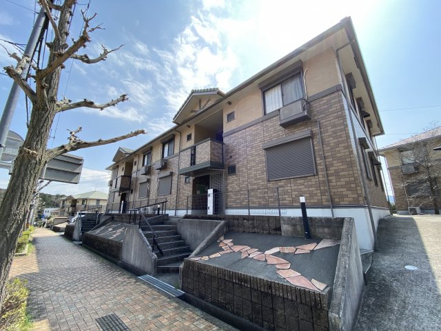 グリーンヴィレッジあいB棟の外観