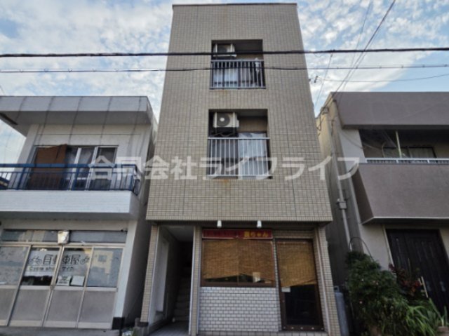 栄マンションの外観