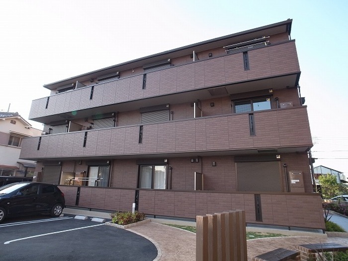 富田林市川向町の賃貸アパートの外観