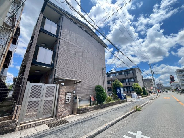 ベァーフルート深井A棟の外観