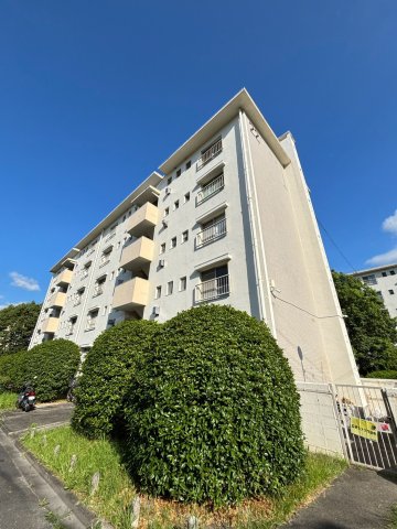 公団狭山住宅22号棟の外観