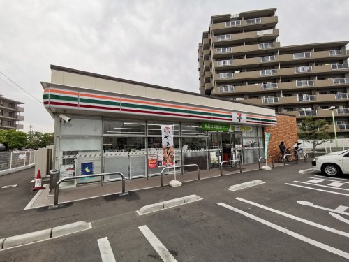 【コンビニエンスストア】セブンイレブン 堺登美丘東店まで423m 【コンビニエンスストア】セブンイレブン 堺登美丘東店まで423m