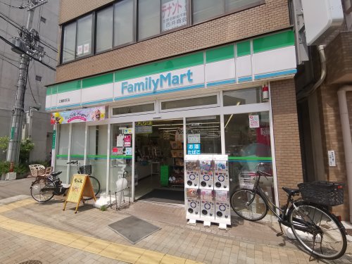 【コンビニエンスストア】ファミリーマート 白鷺駅前店まで40m 【コンビニエンスストア】ファミリーマート 白鷺駅前店まで40m