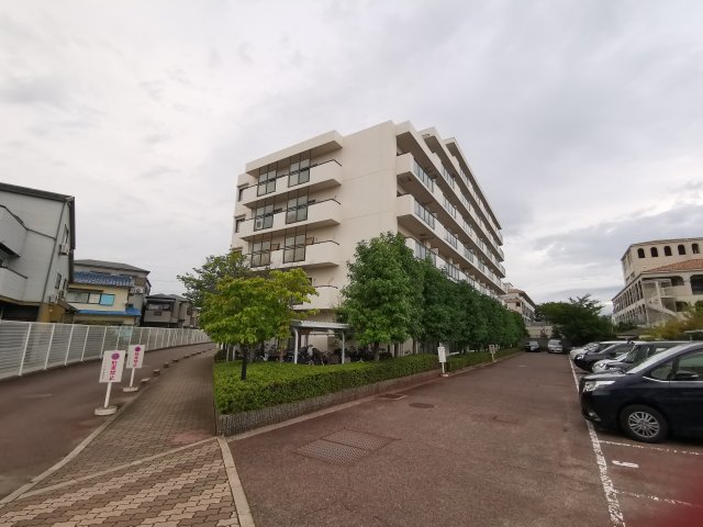 ファミール北野田の外観