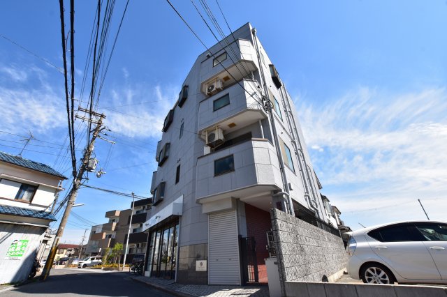 コサエールマンションの外観