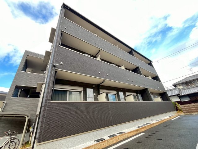サンプラザ金剛の外観