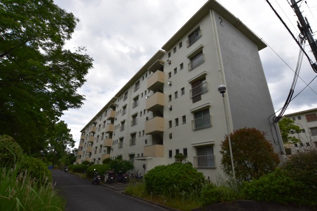 公団狭山住宅8号棟の外観