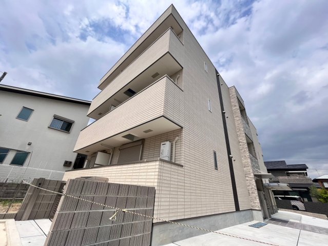 クローバーシエル初芝の外観