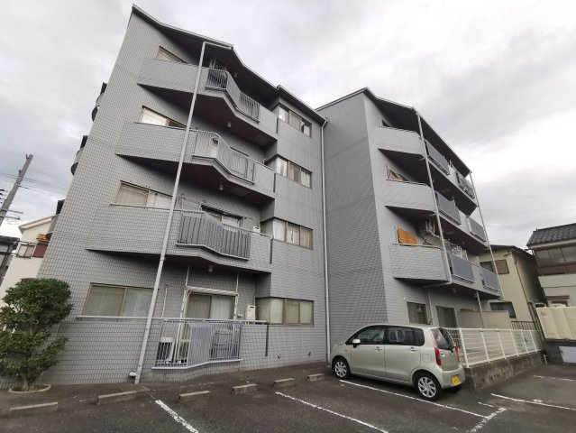 HOUSE車じの外観