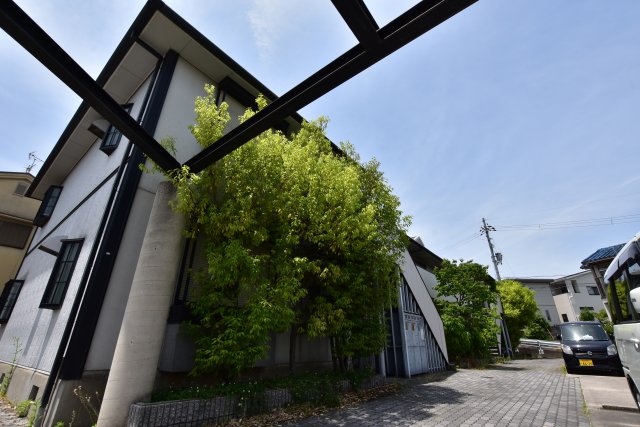 ハイツプレステージの外観