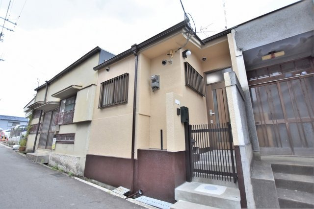 高鷲テラスハウス7-4-22の外観