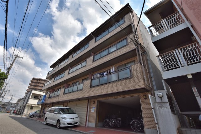 東栄マンションの外観
