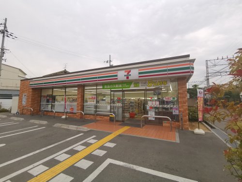 【コンビニエンスストア】セブンイレブン 初芝駅東店まで400m 【コンビニエンスストア】セブンイレブン 初芝駅東店まで400m