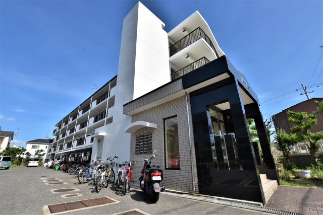 ライゼックス新堂の外観