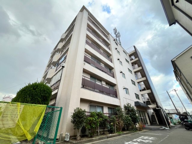 メイゾン初芝の外観