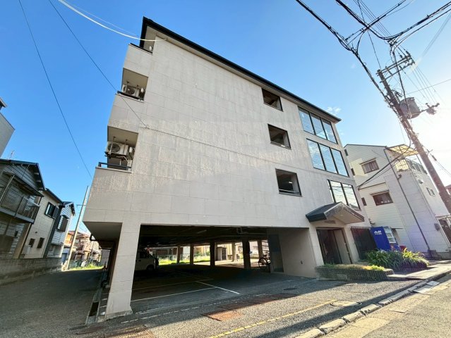 マンションライツの外観