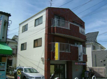 金子ハイツの外観