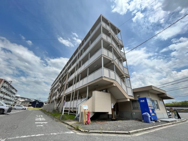 ビレッジハウス草部8号棟の外観