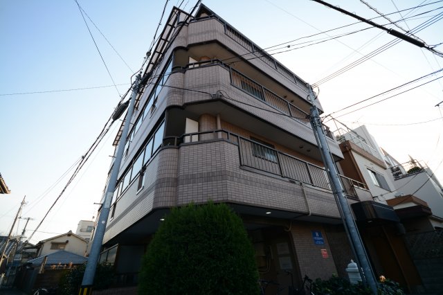 メゾンエストの外観